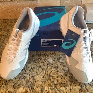 ASICS Size 9.5 womens gel lethal MP7 field sneakers New in Box